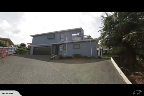 Photo of property in 21 Glen Vista Place, Bayview, Auckland, 0629
