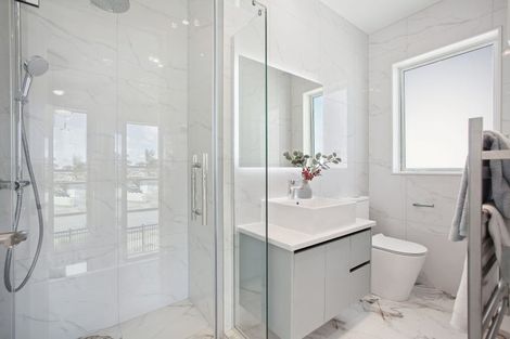 Photo of property in 39c Sorrel Crescent, Bucklands Beach, Auckland, 2012