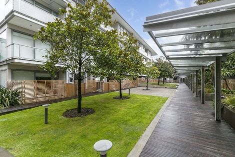 Photo of property in Revolucion Apartments, 404/28w Torrens Terrace, Mount Cook, Wellington, 6011