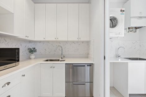 Photo of property in 74 Oroua Street, Eastbourne, Lower Hutt, 5013