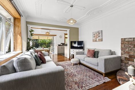 Photo of property in 15a Sycamore Grove, Lower Vogeltown, New Plymouth, 4310