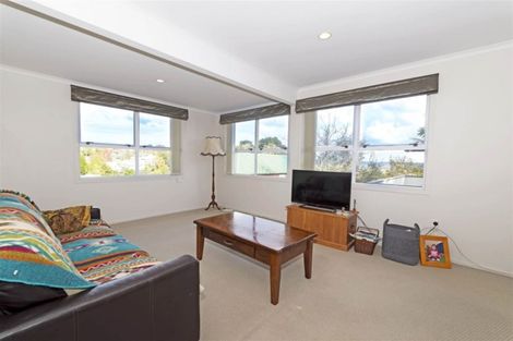 Photo of property in 306 Sunset Road, Windsor Park, Auckland, 0632
