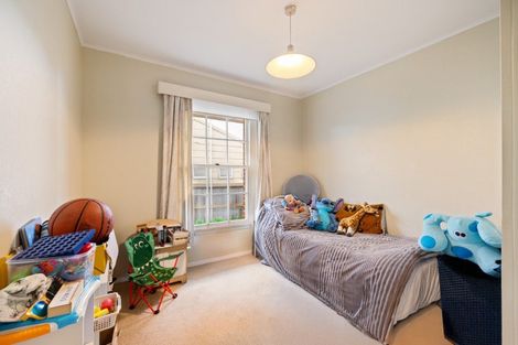 Photo of property in 5 Douglas Road, Amberley, 7410