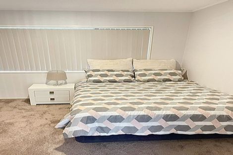 Photo of property in 7 Zenith Place, Conifer Grove, Takanini, 2112