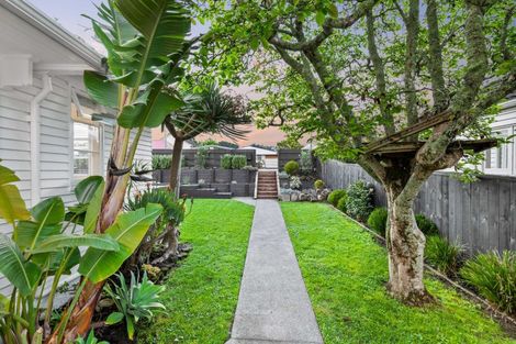 Photo of property in 453 Point Chevalier Road, Point Chevalier, Auckland, 1022