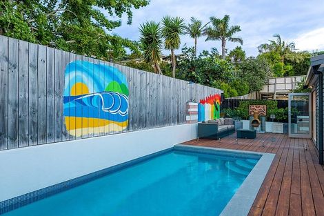 Photo of property in 18 Beulah Avenue, Rothesay Bay, Auckland, 0630