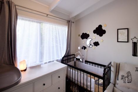 Photo of property in 36 Cockayne Crescent, Sunnynook, Auckland, 0620