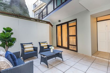 Photo of property in 318 Oriental Parade, Oriental Bay, Wellington, 6011