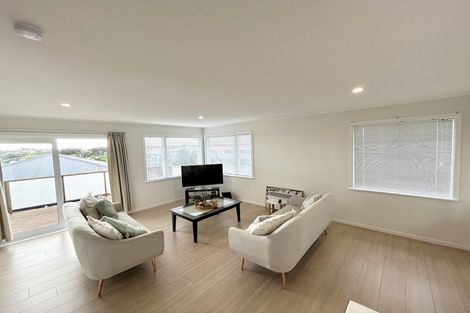 Photo of property in 15b Rishworth Avenue, Stanmore Bay, Whangaparaoa, 0932