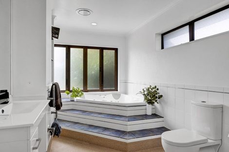 Photo of property in 74 Rata Street, Hawera, 4610