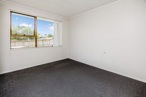 Photo of property in 2 Harrington Road, Henderson, Auckland, 0610