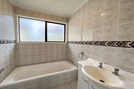 Photo of property in 9 Adel Place, Weymouth, Auckland, 2103