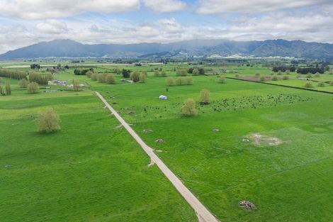 Photo of property in 131 School Road, Te Horo, Otaki, 5582