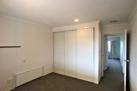 Photo of property in 9 Lorikeet Place, Unsworth Heights, Auckland, 0632