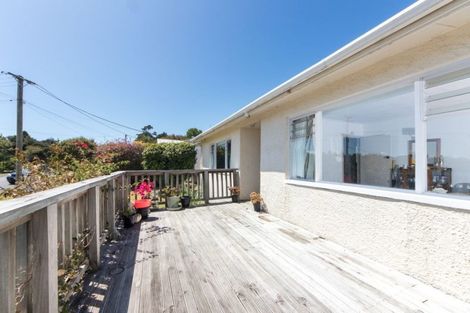 Photo of property in 50 Island Bay Road, Beach Haven, Auckland, 0626