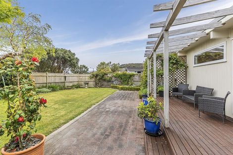 Photo of property in 142 Kahu Road, Paremata, Porirua, 5024