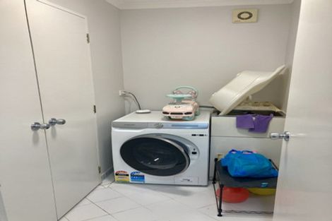 Photo of property in 3 Greenleaf Way, Northcross, Auckland, 0630