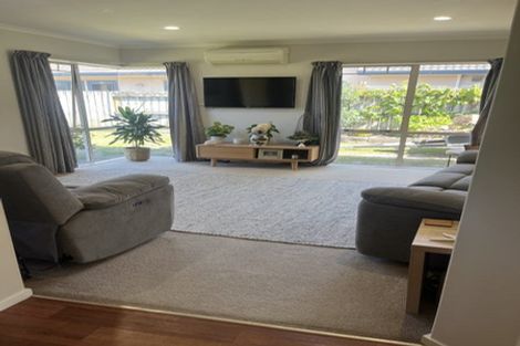 Photo of property in 42 Corinth Grove, Papamoa Beach, Papamoa, 3118