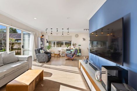 Photo of property in 1/15 Penruddocke Road, Half Moon Bay, Auckland, 2012