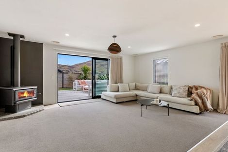 Photo of property in 13 Wheat Street, Jacks Point, Queenstown, 9371