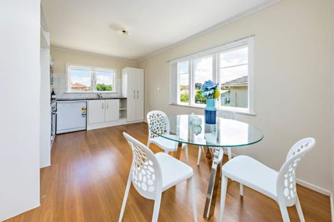 Photo of property in 30 Royton Avenue, Mangere East, Auckland, 2024