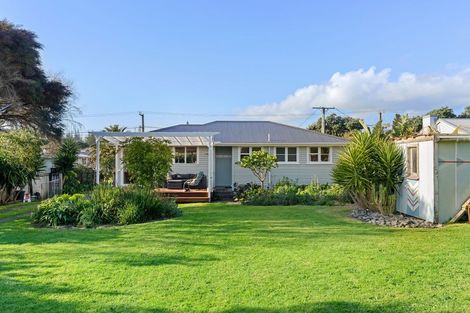 Photo of property in 24 Te Miti Street, Paekakariki, 5034
