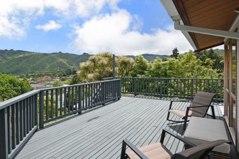 Photo of property in 9 Radiata Grove, Brown Owl, Upper Hutt, 5018