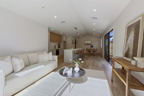 Photo of property in 32 Shelduck Road, Jacks Point, 9371