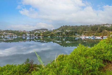 Photo of property in 12 Mana Esplanade, Paremata, Porirua, 5026