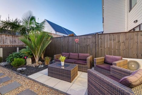 Photo of property in 11 Cambie Avenue, Red Beach, 0932