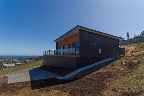 Photo of property in 14 Freyja Crescent, Coopers Beach, 0420