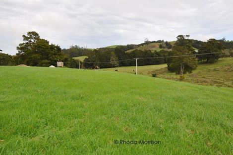 Photo of property in 12 Arahanga Road, Paparoa, 0571