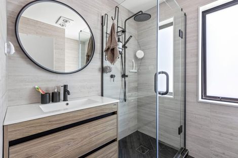 Photo of property in 27d Taipari Road, Te Atatu Peninsula, Auckland, 0610