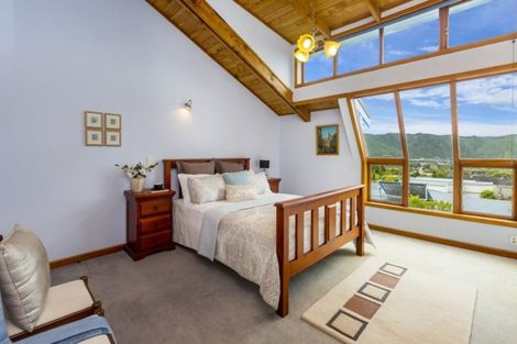 Photo of property in 27 Seymour Grove, Kingsley Heights, Upper Hutt, 5018