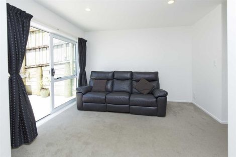 Photo of property in 16/30 John Jennings Drive, Oteha, Auckland, 0632