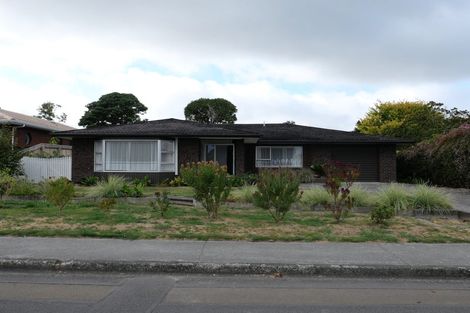 Photo of property in 11 Walton Avenue, Waikanae, 5036