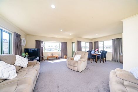 Photo of property in 6 Almond Grove, Feilding, 4702