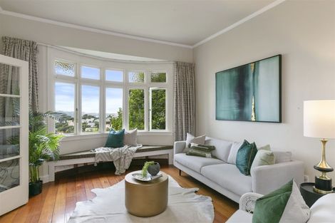 Photo of property in 17 Fairview Crescent, Kelburn, Wellington, 6012