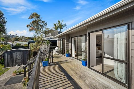 Photo of property in 2/68 Routley Drive, Glen Eden, Auckland, 0602