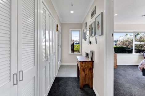 Photo of property in 7 Saxton Road, Upper Vogeltown, New Plymouth, 4310