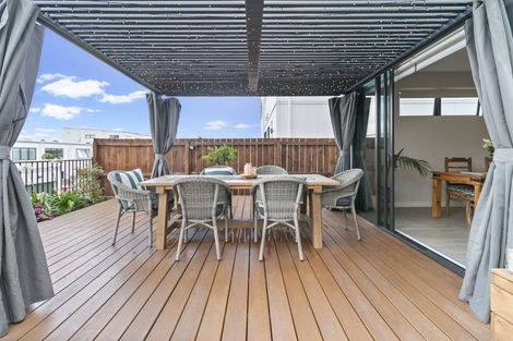 Photo of property in 18 Porowha Road, Westgate, Auckland, 0814
