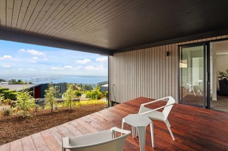 Photo of property in 2 Bluewater View, Mount Pleasant, Christchurch, 8081