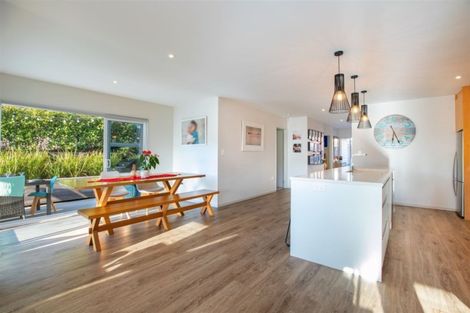 Photo of property in 14 Kahu Close, Orewa, 0931