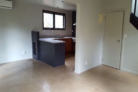 Photo of property in 21 Normanton Street, Glenfield, Auckland, 0629