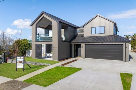 Photo of property in 9a Kowhai Street, Tawa, Wellington, 5028