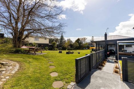 Photo of property in 101 Domett Street, Waitara, 4320