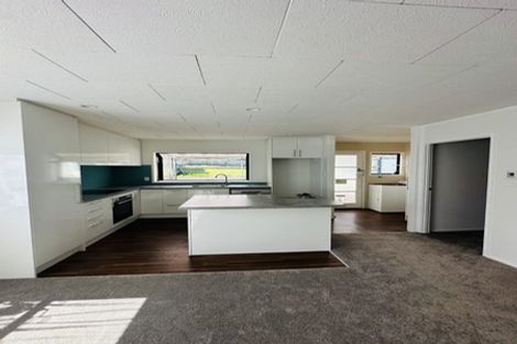 Photo of property in 50 Athena Drive, Totara Vale, Auckland, 0629