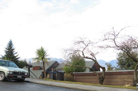 Photo of property in 79a Wynyard Crescent, Fernhill, Queenstown, 9300