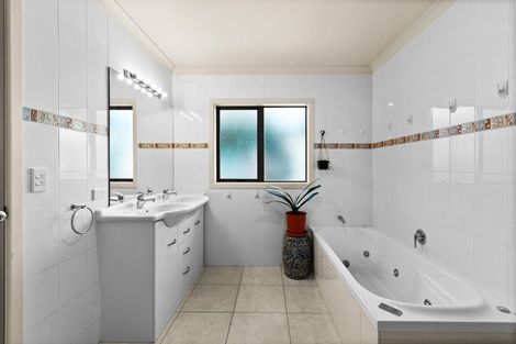 Photo of property in 28a Howard Road, Taradale, Napier, 4112