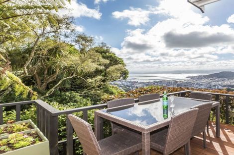 Photo of property in 39 Karepa Street, Brooklyn, Wellington, 6021